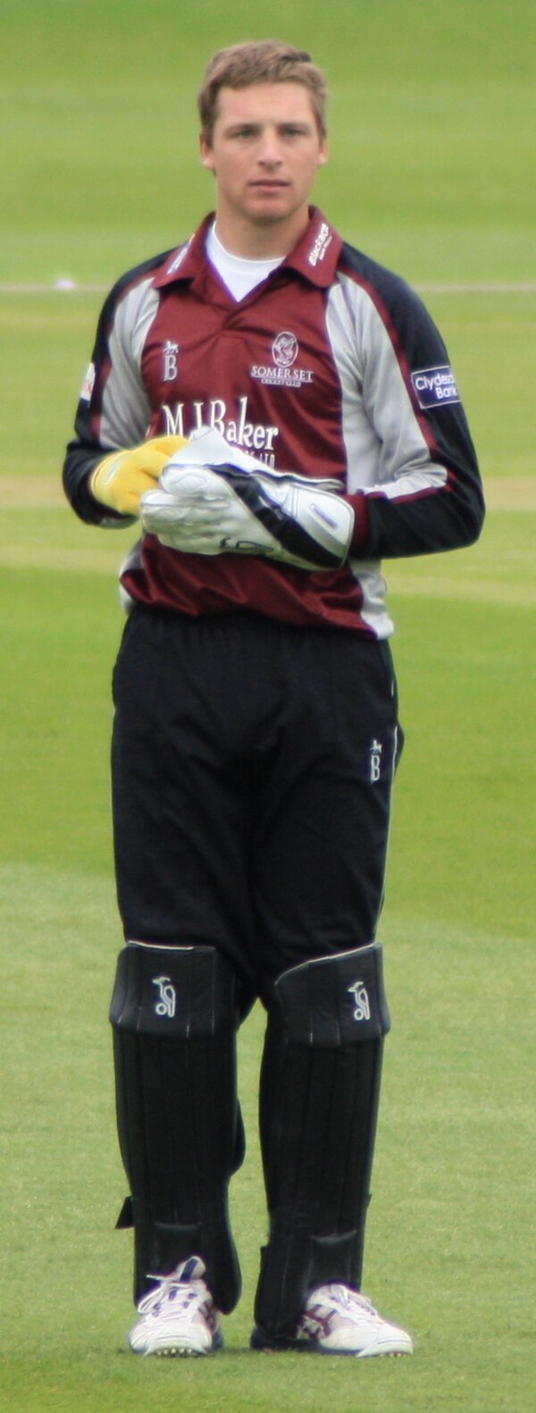 Buttler keeping wicket for Somerset in the ECB 40