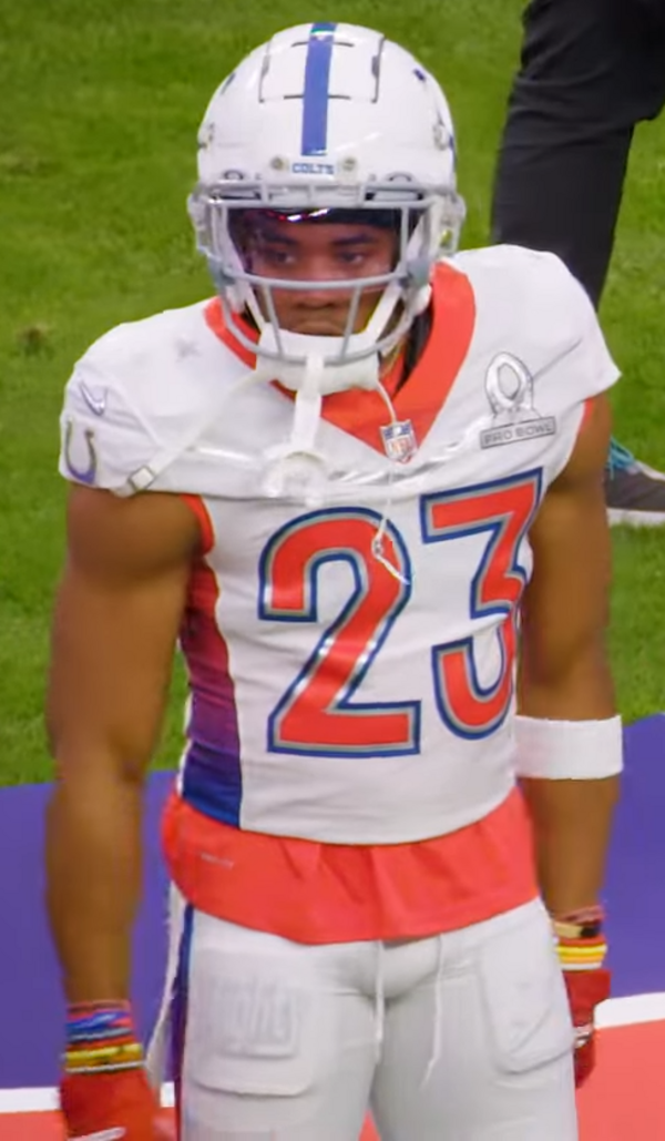 Moore at the 2022 Pro Bowl.